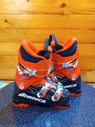 LYŽIARKY NORDICA SPEED MACHINE J3 RED 22MP